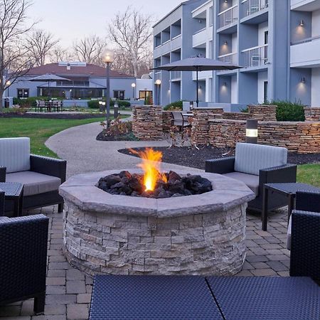 Courtyard By Marriott Indianapolis Castleton Hotel Exterior foto