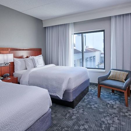 Courtyard By Marriott Indianapolis Castleton Hotel Exterior foto